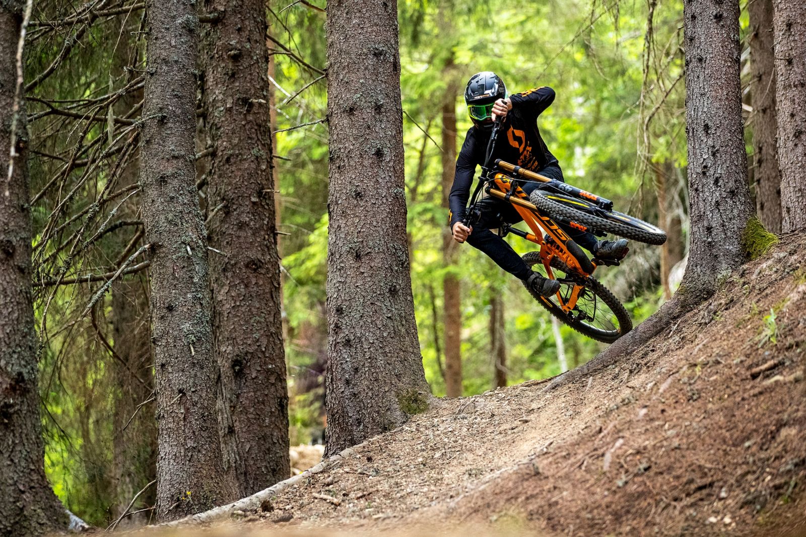 Novo DH downhill kolo Scott Gambler 2020